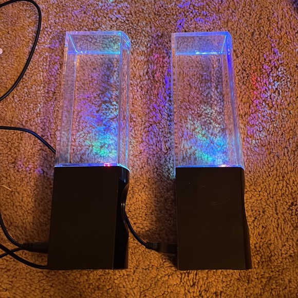 Crazy lights water dancing speakers - Picture 2 of 3